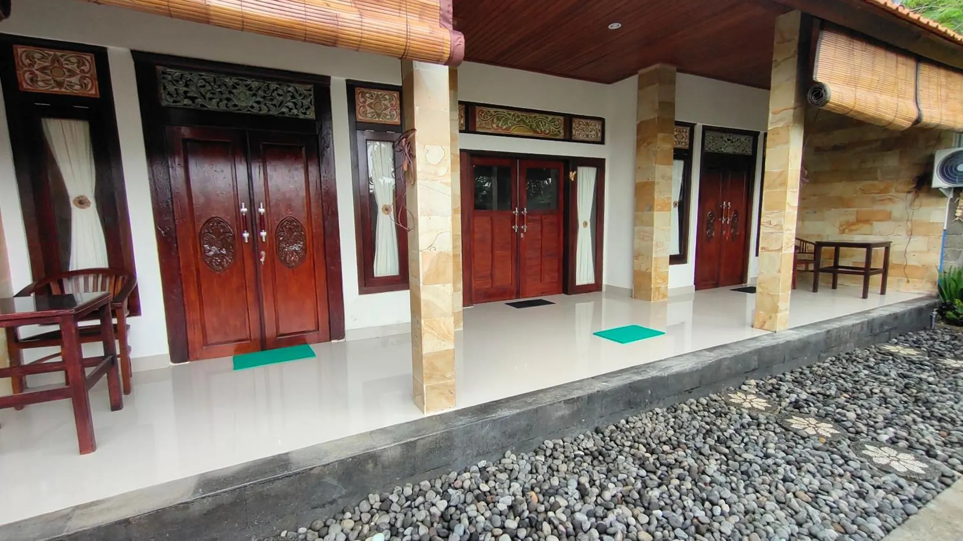 Molog Guest House contacts