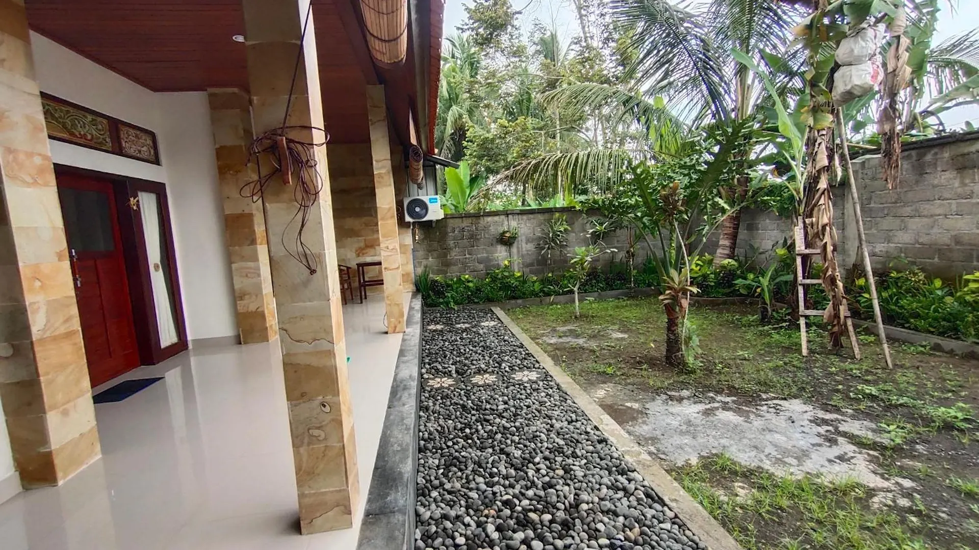 Molog Guest House Ubud  Ubud (Bali)